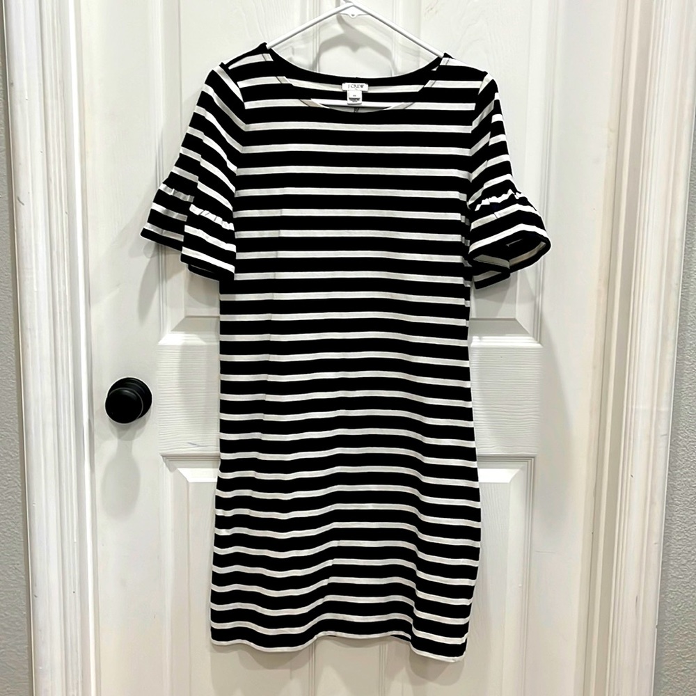 100% cotton J Crew factory shift dress with flutter sleeve Size xs